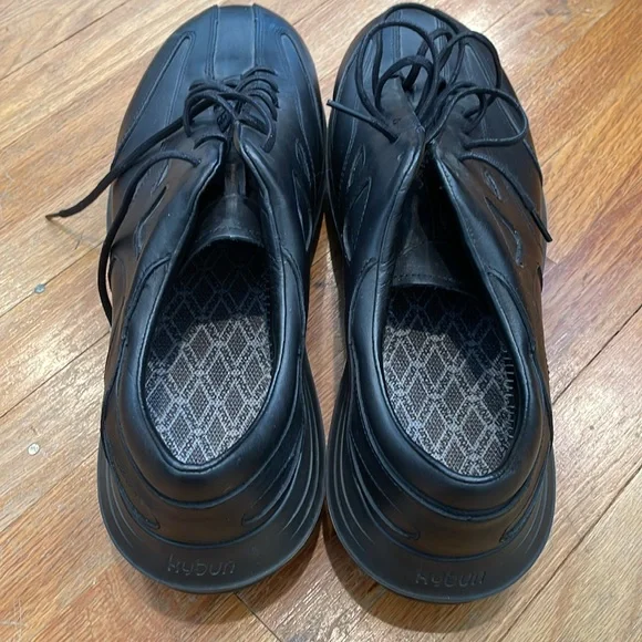 Men's Black Athletic Shoes - Picture 5 of 11